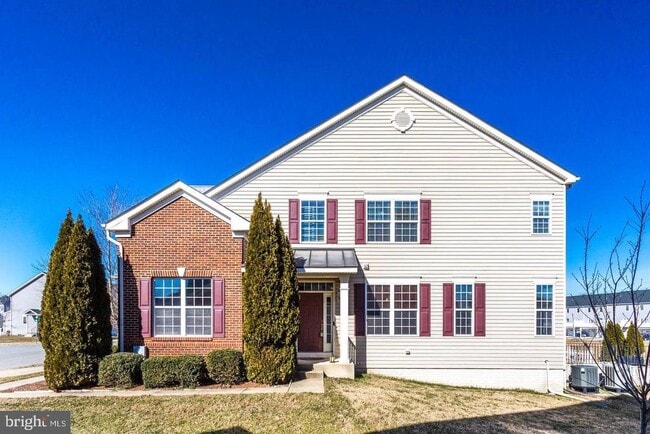 Building Photo - 1028 Llano Dr