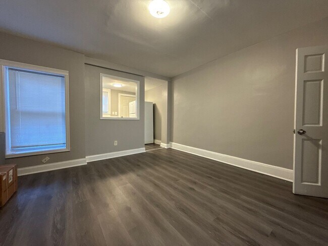 Building Photo - Two Bedroom House In Baltimore City