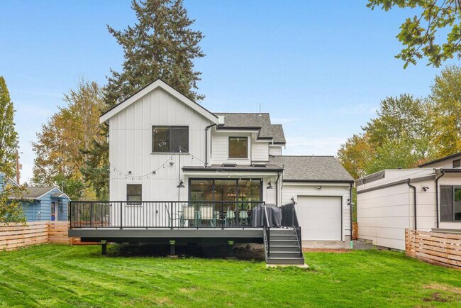 Building Photo - 9047 51st Ave NE