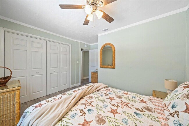 Building Photo - 140 McLeod St