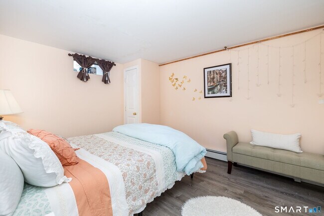 Building Photo - 14 Haynes Rd