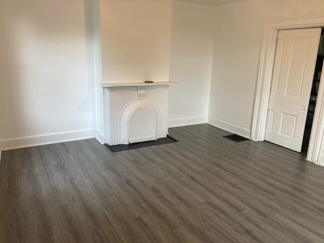 Building Photo - 500 W Wyoming Ave