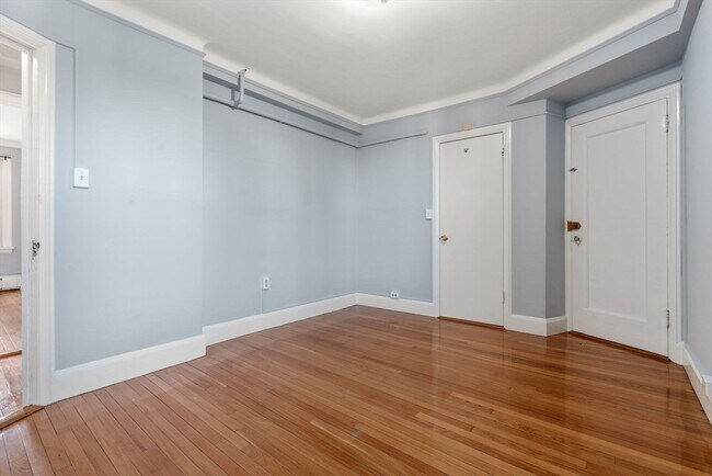Building Photo - 1450-1454-1454 Beacon St