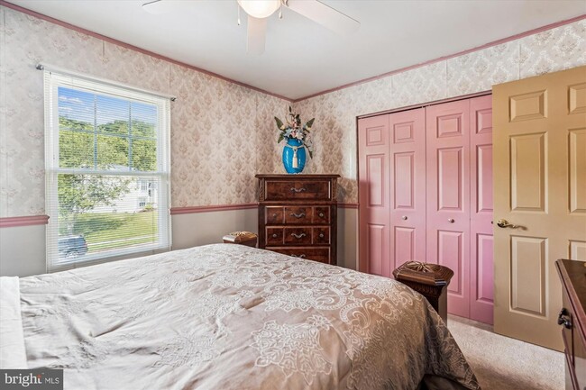 Building Photo - 10902 Valley Brook Dr