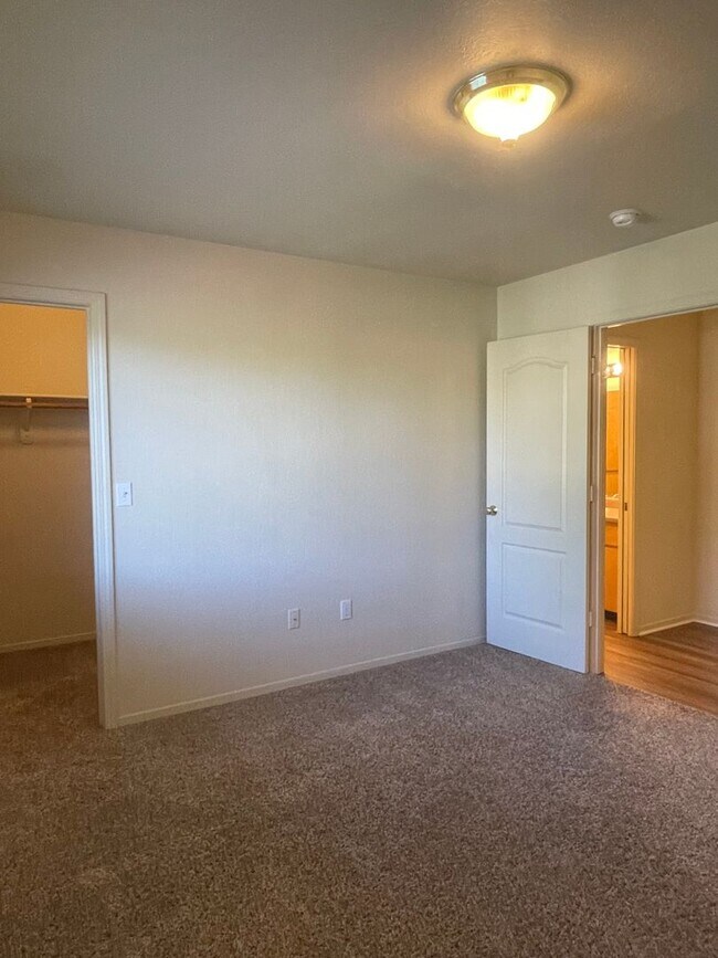Building Photo - 1390 Serrano Pl