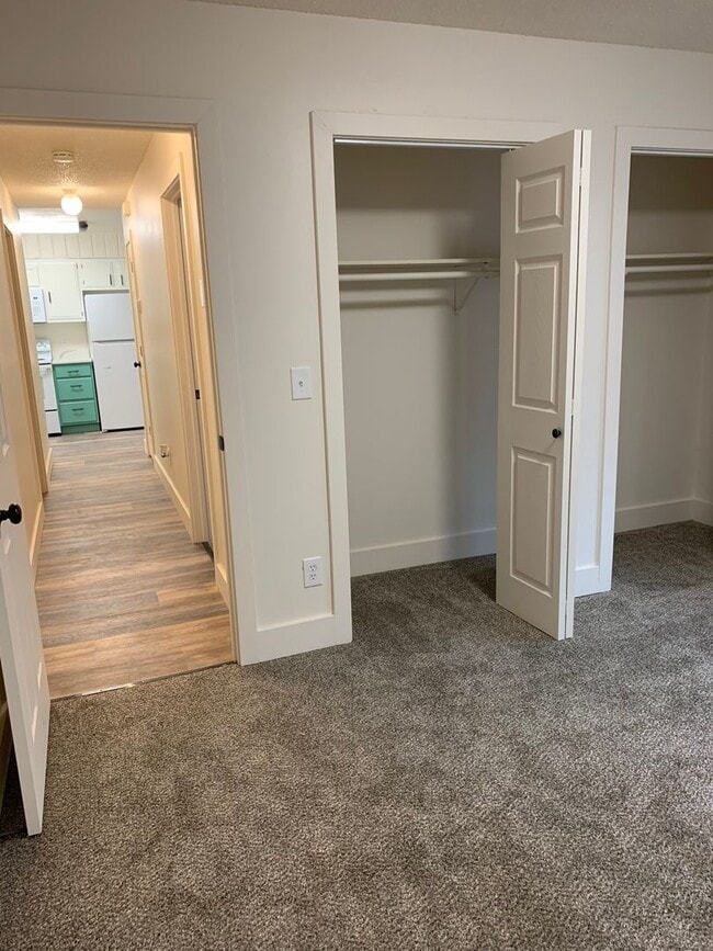 Building Photo - 2 Bdrm 1 Ba | Baxter & Northern Lights are...