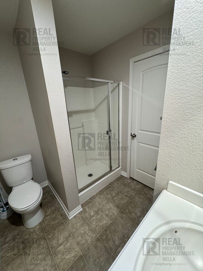Building Photo - Spacious 4-Bedroom Menifee Home with Downs...