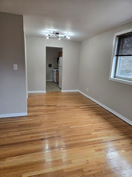 Building Photo - 7019 N Ridge Ave