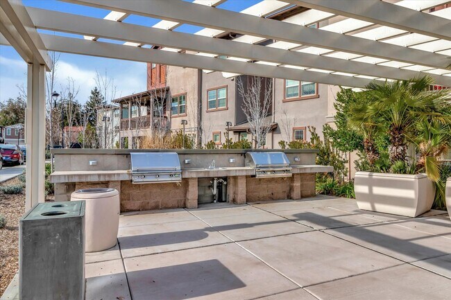 Building Photo - Wow! What a Great Home! Available Soon!