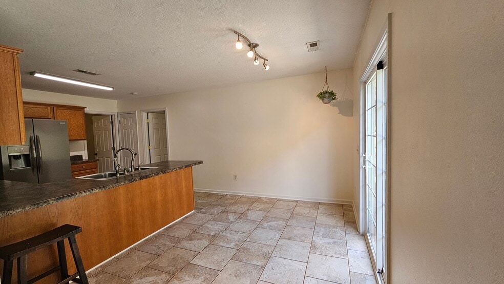Building Photo - 203 Turkey Trot Rd
