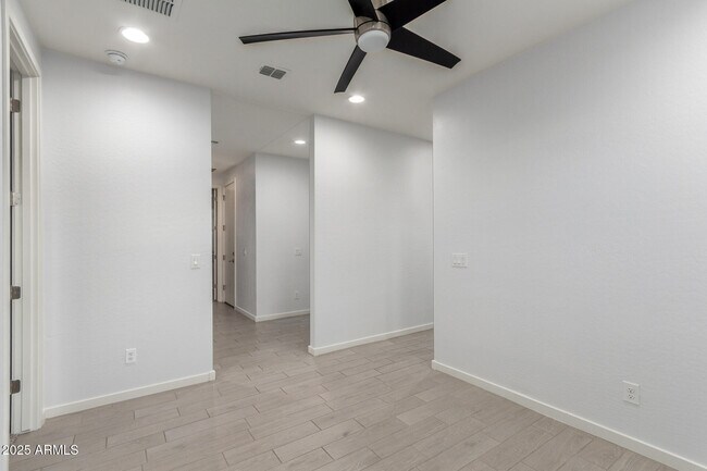 Building Photo - 4512 Suncup Dr