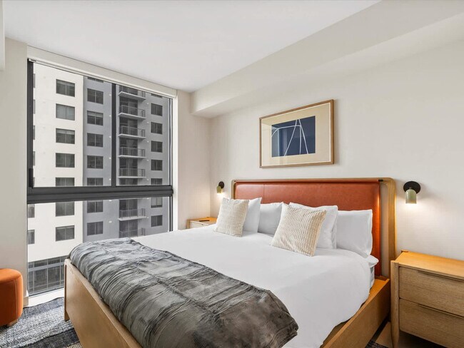 Building Photo - 11 NE 6th St