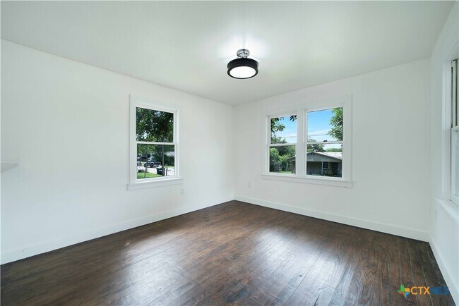Building Photo - 414 Orange Ave