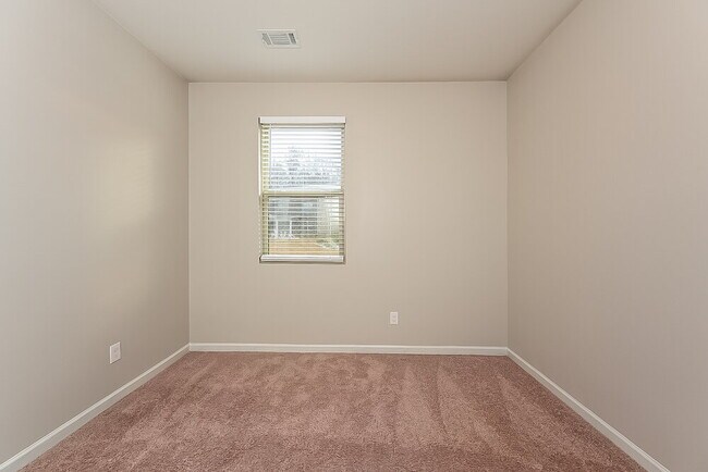 Building Photo - 700 Feldwood Ln