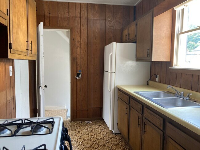 Building Photo - 3100 McCloy Ave