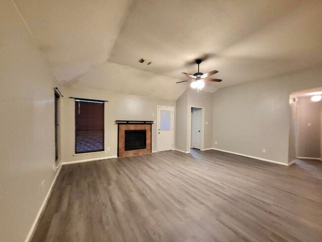 Building Photo - 10611 Sunswept Fields Ln