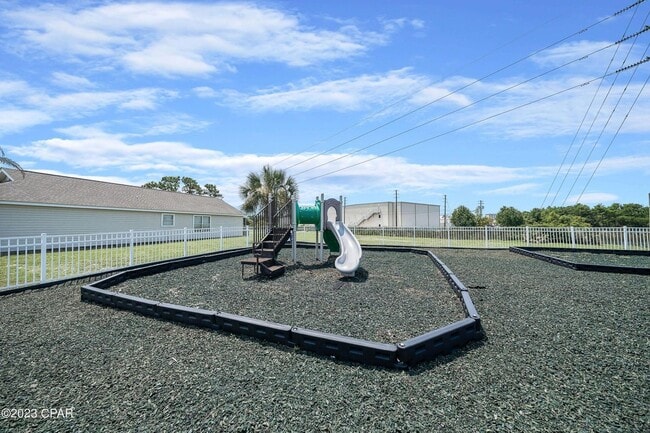 Building Photo - Coming Soon ______Available on November 20th. Furnished 2 bedroom home in Palm Cove Community