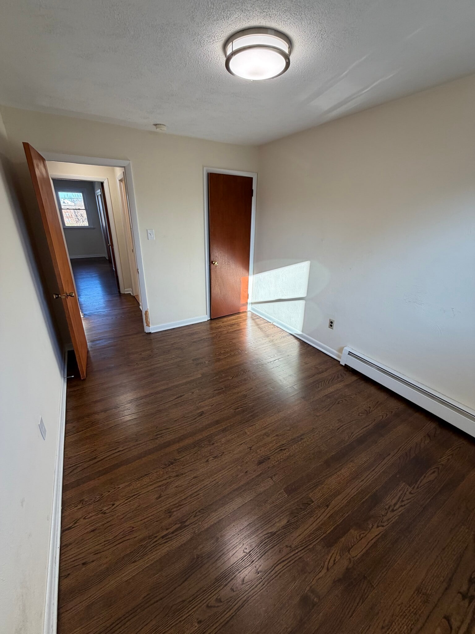 Building Photo - 16 Cherry St