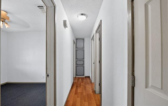 Building Photo - 604 Fegan St