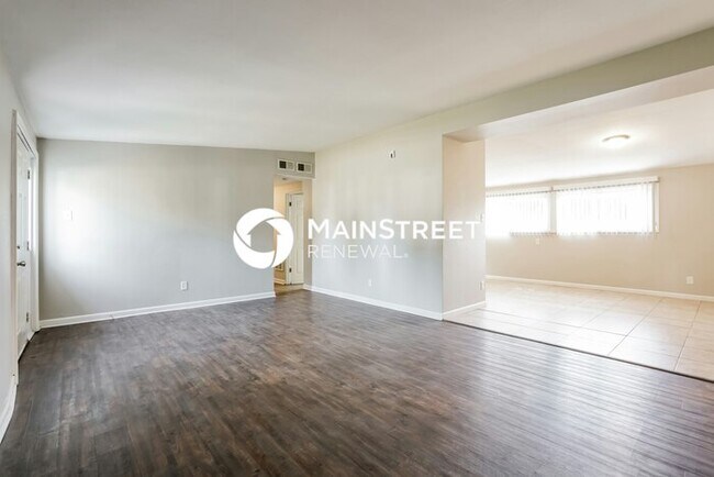 Building Photo - 6910 Woodhurst Dr