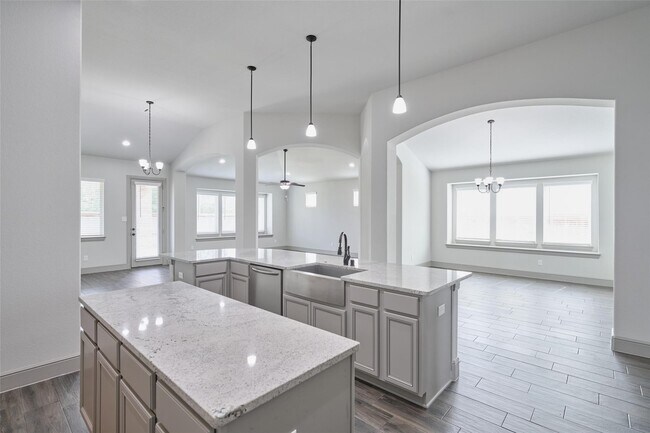 Building Photo - 22348 Misty Woods Ln