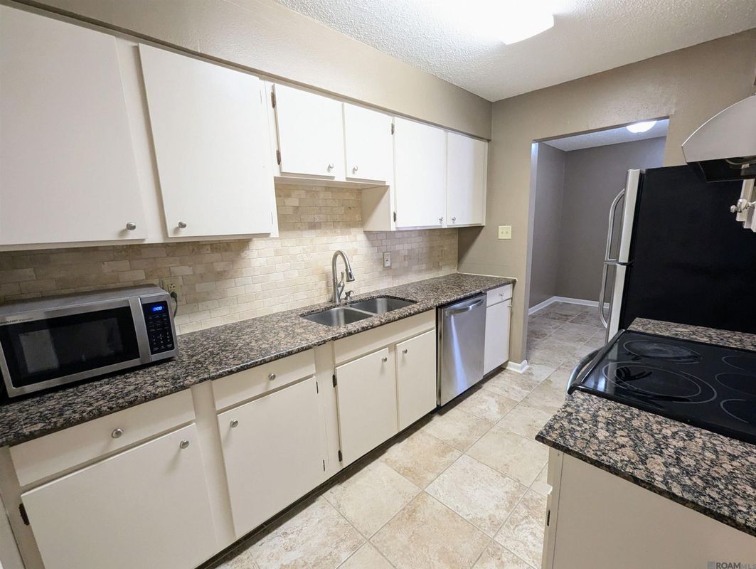 Building Photo - 1701 Lobdell Ave