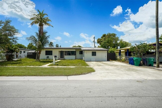 Building Photo - 840 NW 170th Terrace