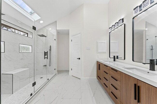 Building Photo - 7631 Ashton Dr