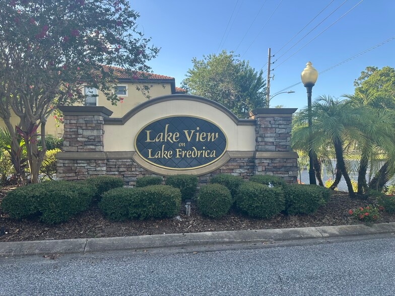 Building Photo - 2541 Oak Park Way