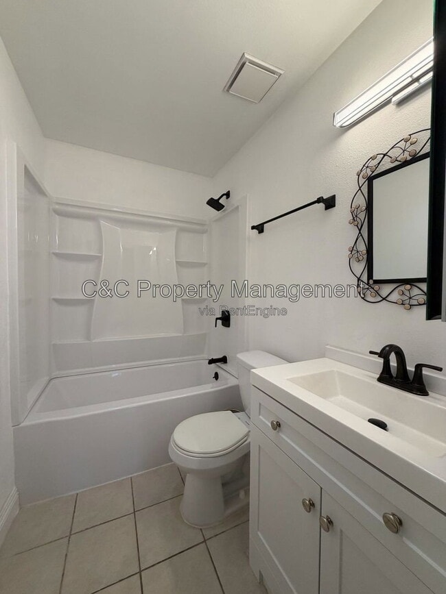 Building Photo - 7099 Russan Ln