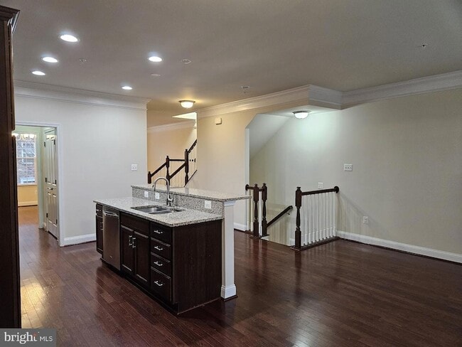 Building Photo - 6041 Maple Hill Rd