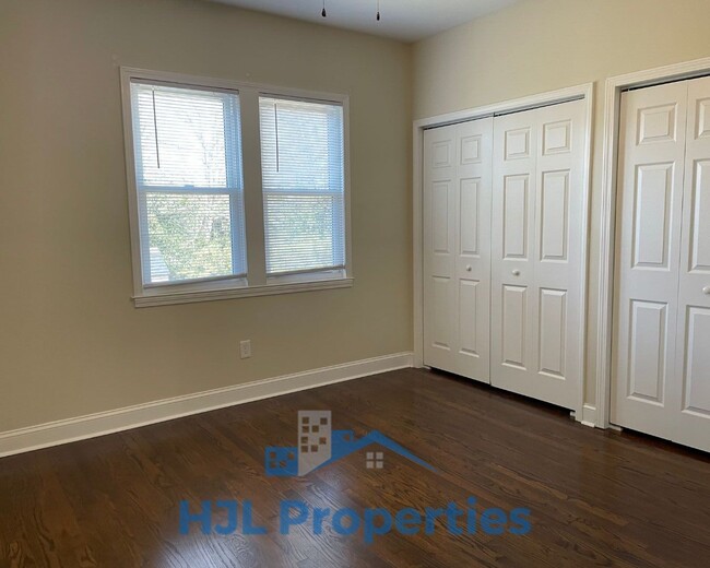 Building Photo - Beautiful Donelson Home