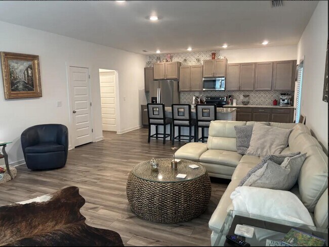 Building Photo - 58 Sandhill Ct