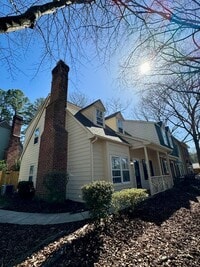 Building Photo - 3 BR 2 Bath Townhome