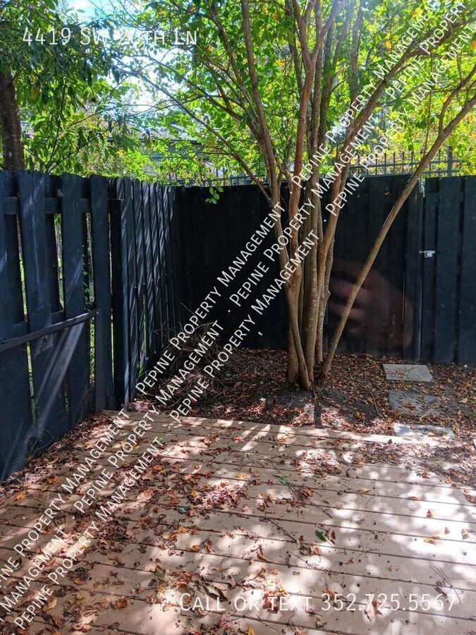 Building Photo - 4419 SW 20th Ln