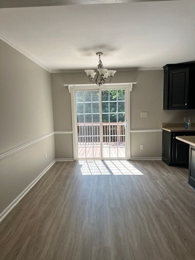Building Photo - 305 Towbridge Ln