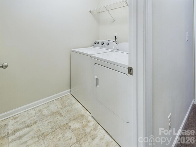 Building Photo - 6624 Berewick Commons Pkwy