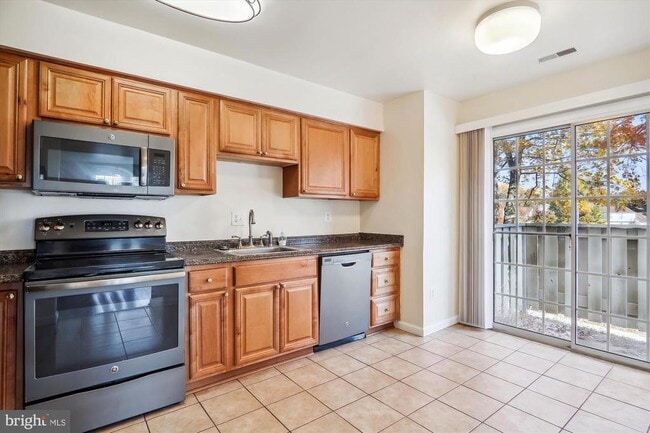 Building Photo - 13164 Musicmaster Dr