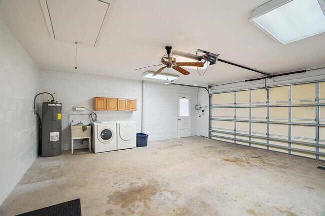Building Photo - 625 S Grandview St
