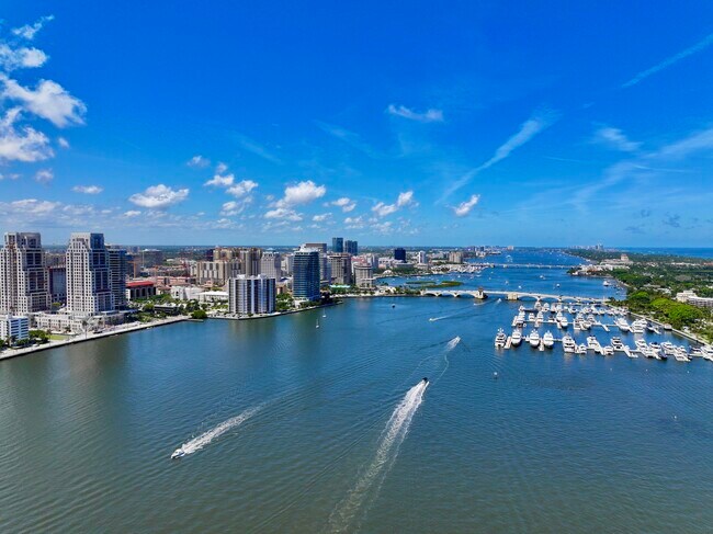 Building Photo - 300 S Australian Ave