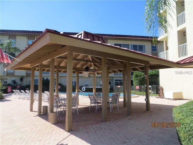 Building Photo - 121 Island Way