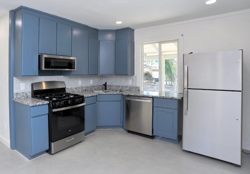 Building Photo - 5044 E Adams St