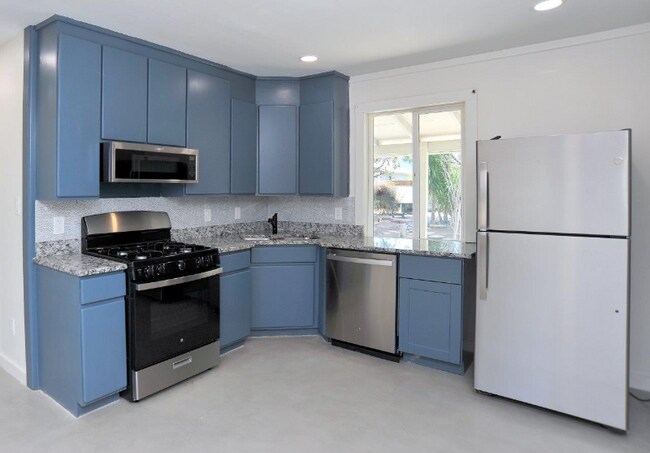 Building Photo - 5044 E Adams St