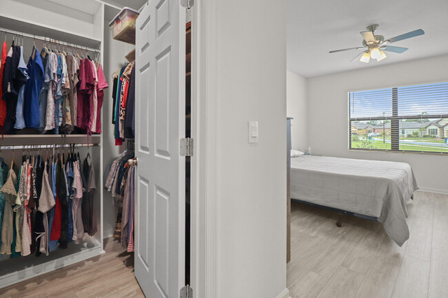 Building Photo - 922 Remington Green Dr SE