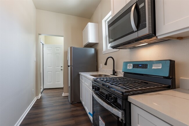 Building Photo - 2127 Avenue O