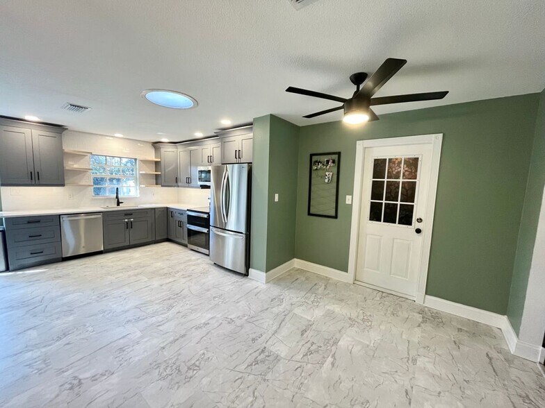 Building Photo - 6326 8th Ave N