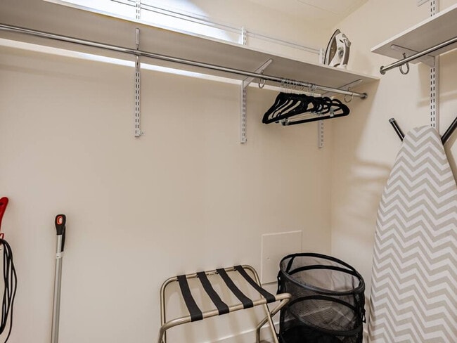 Building Photo - 1550 NW Naito Pkwy