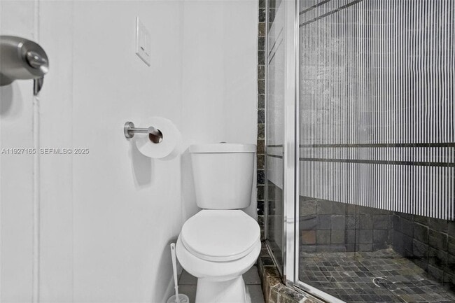 Building Photo - 3545 NE 167th St