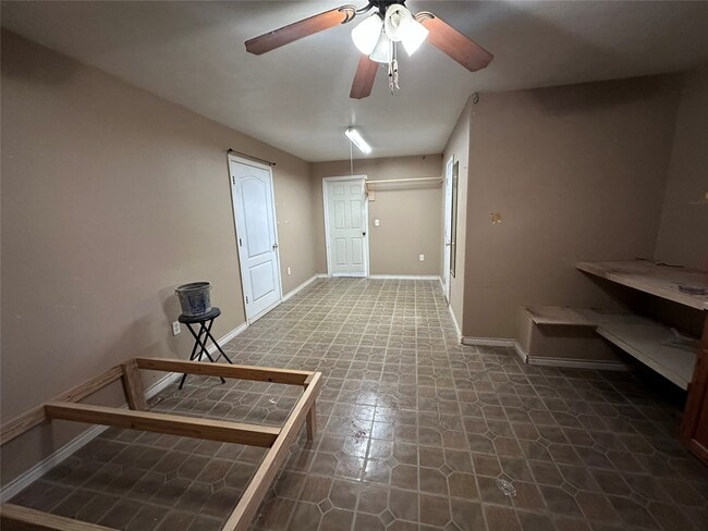 Building Photo - 1204 Co Rd 408