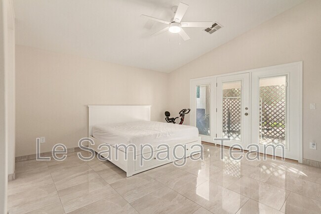 Building Photo - 1448 N Saddle St